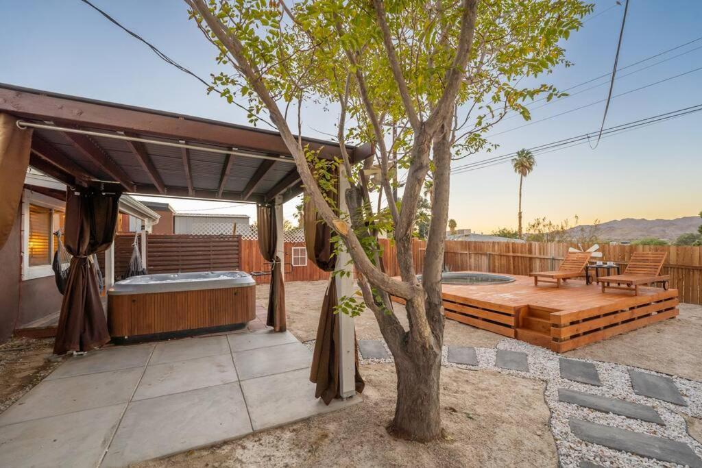 הוילה ג'ושואה טרי Palm Vista Retreat *Hot Tub/Cowboy Pool/Hammocks* מראה חיצוני תמונה